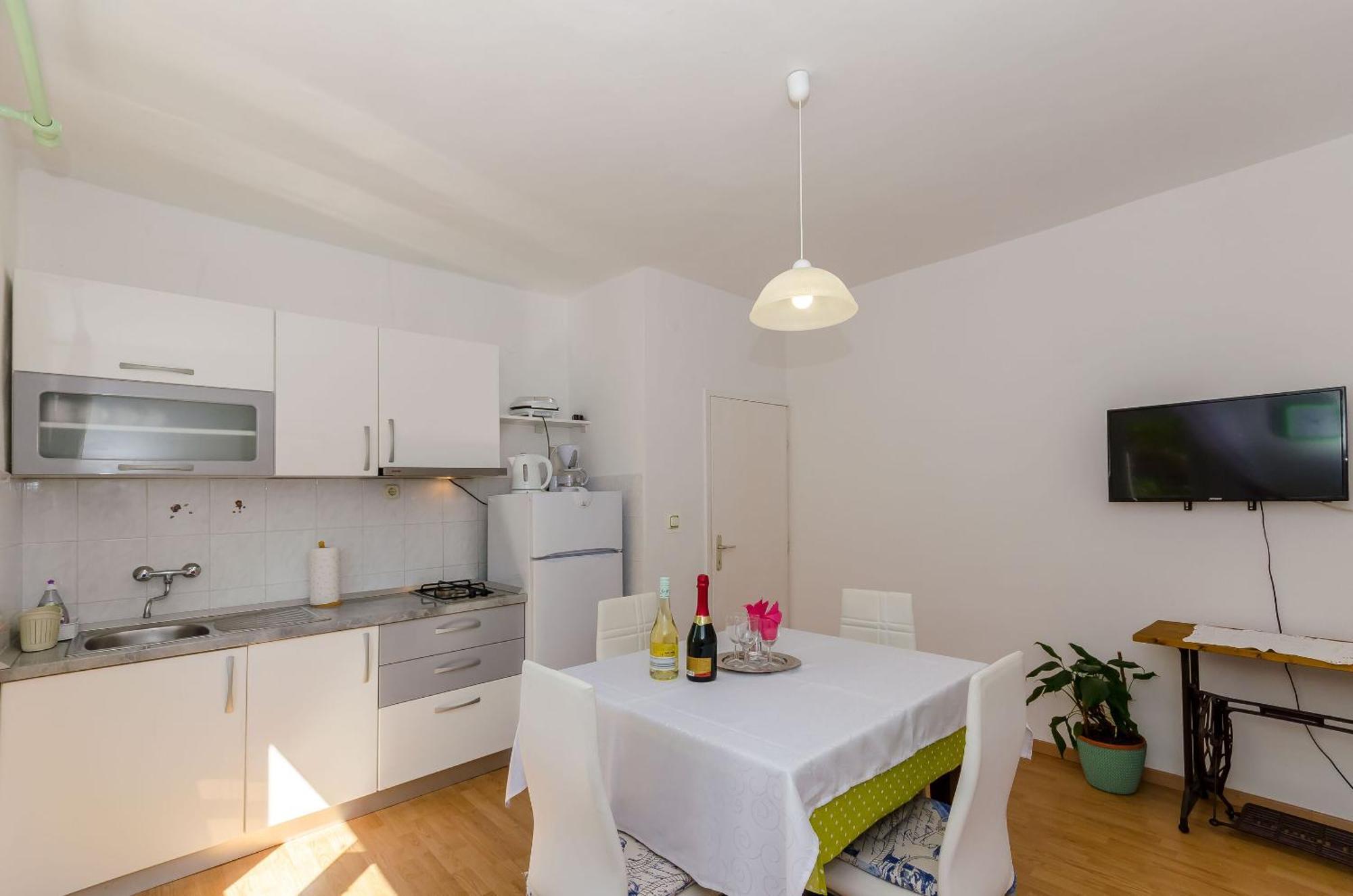 Apartments Jakov Jelsa  Εξωτερικό φωτογραφία