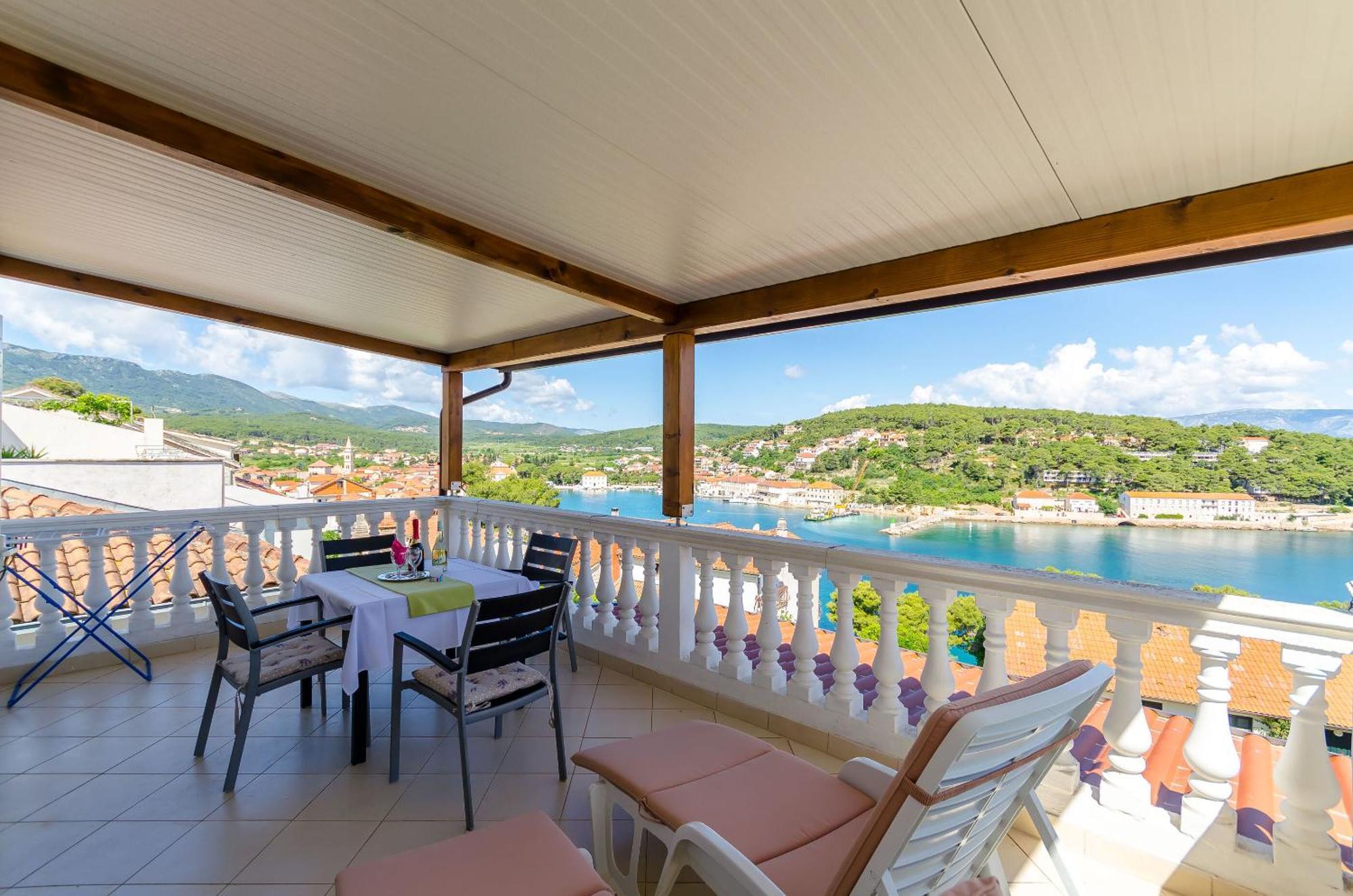 Apartments Jakov Jelsa  Εξωτερικό φωτογραφία