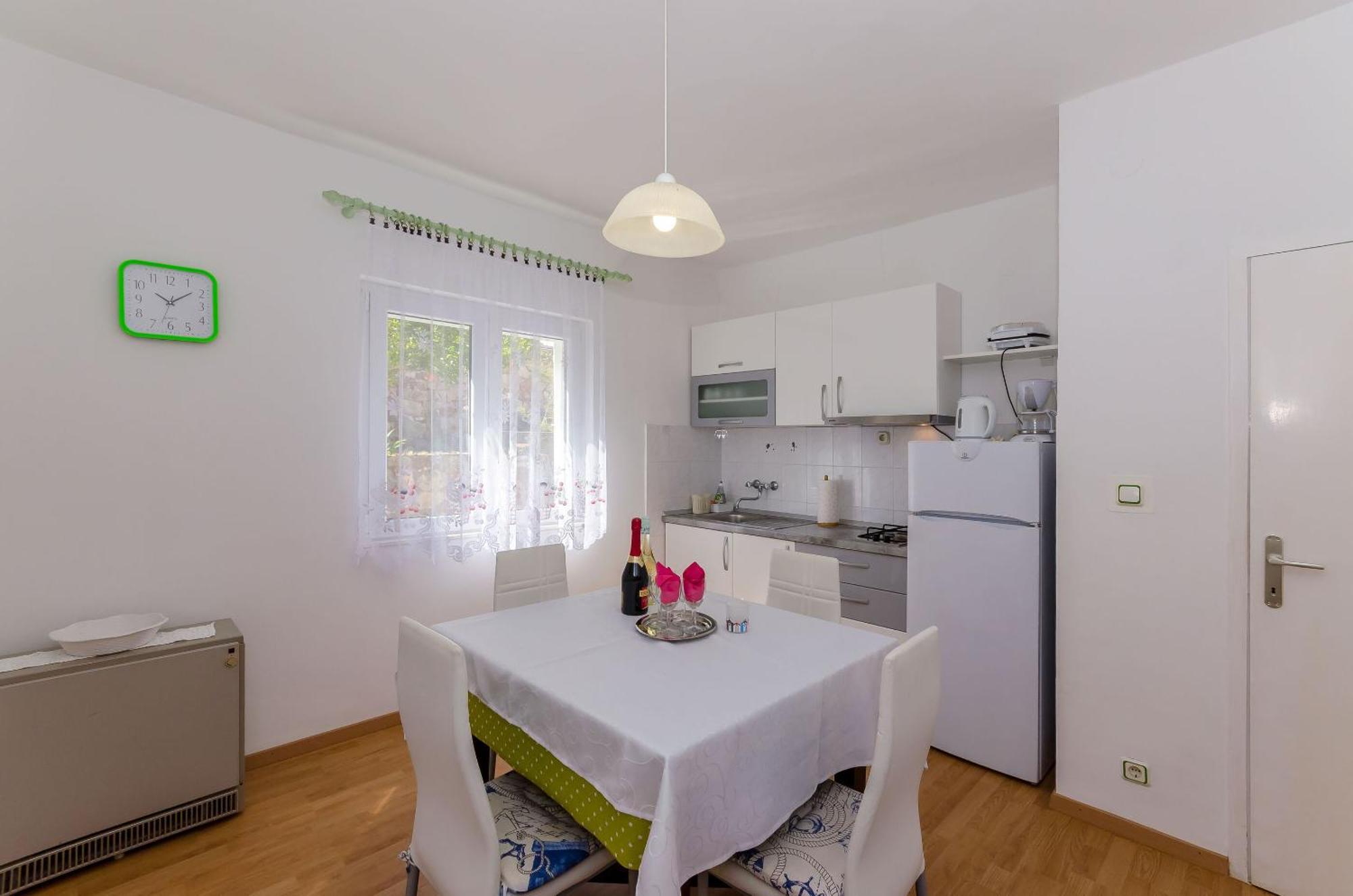 Apartments Jakov Jelsa  Εξωτερικό φωτογραφία