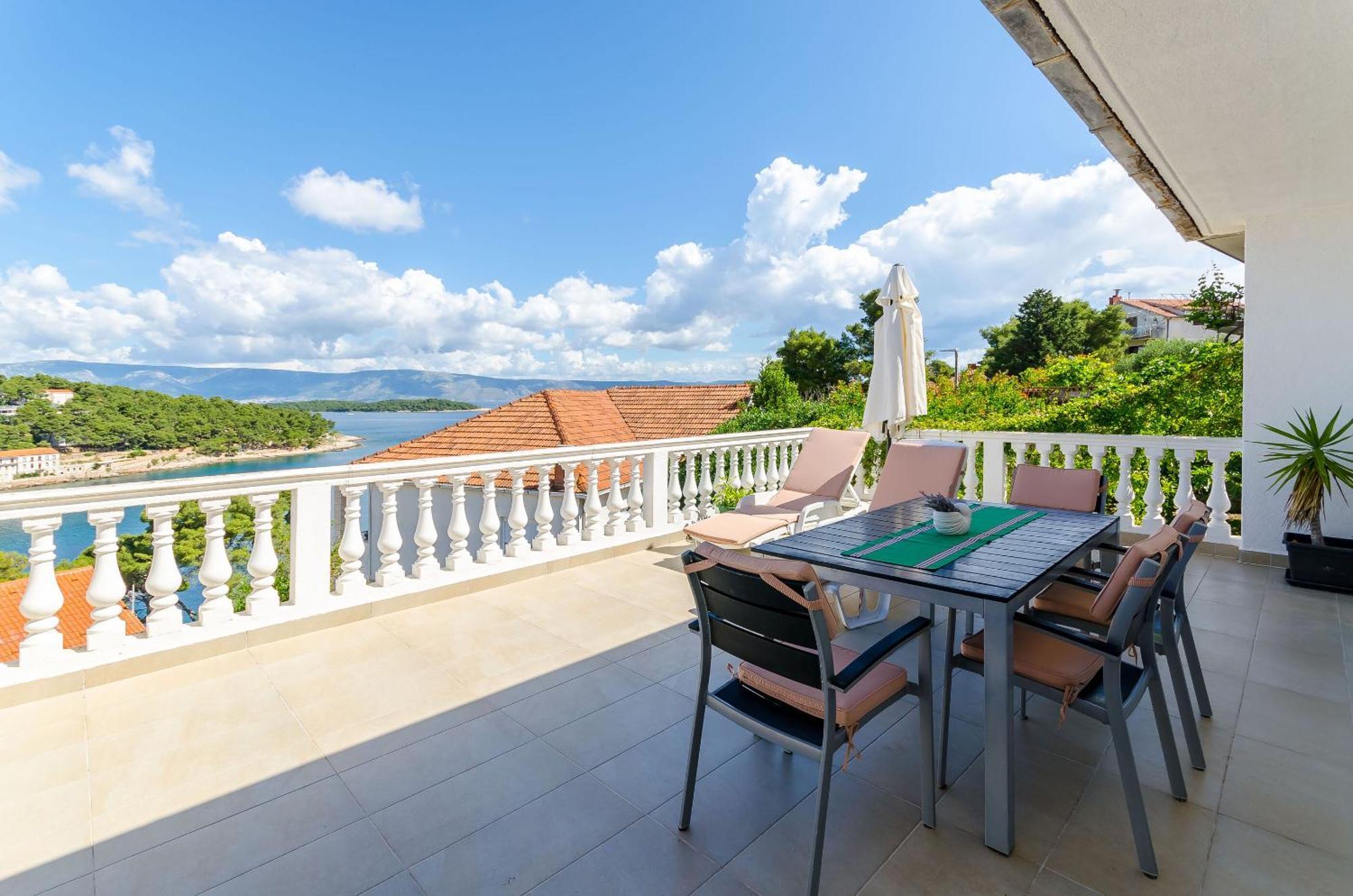 Apartments Jakov Jelsa  Εξωτερικό φωτογραφία