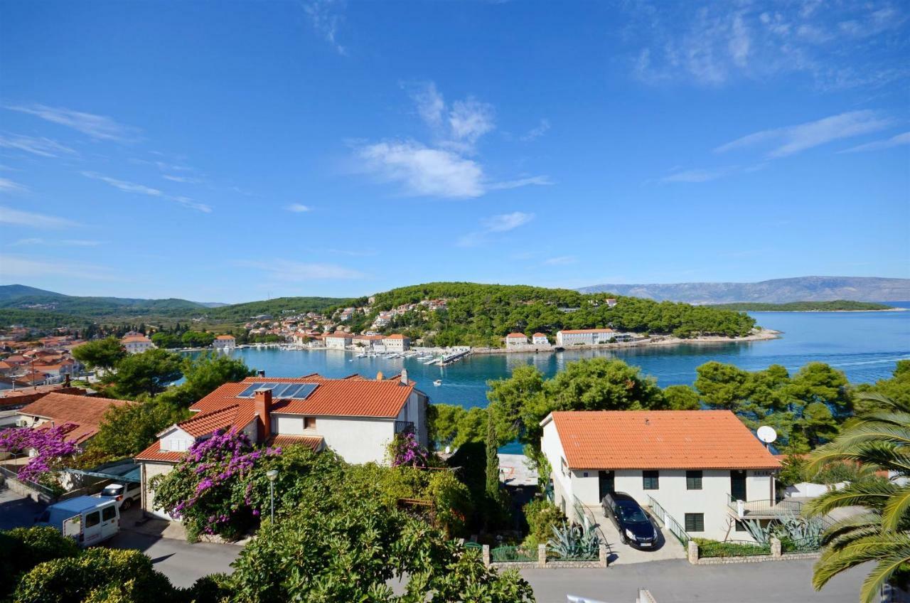 Apartments Jakov Jelsa  Εξωτερικό φωτογραφία